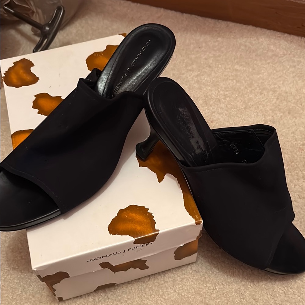 Donald J. Pliner Black Women's Mules